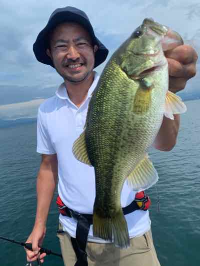 8月13日琵琶湖ガイドはバス釣り始めての釣りガール2人に琵琶湖バスを！GETNETジャスターフィッシュ3.5ダウンショットとレジットデザインワイルドサイドST65Lで沢山キャッチ！