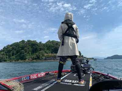 9月22日琵琶湖ガイドは午前中はジャスターフィッシュDSとワイルドサイドST65Lで数釣りから午後はジャスターホッグのテキサスとワイルドサイド610MH5ThAnniversaryでビッグ狙いで５７ｃｍ