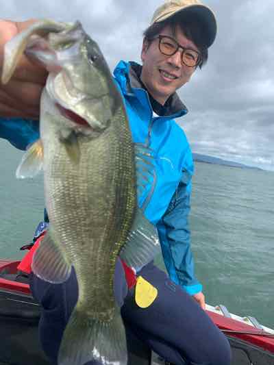 10月11日琵琶湖ガイドはGETNETジャスターフィッシュ2.5とGETNETジャスタースティックで数釣りとグッドサイズ！テキサスは・・・でした。