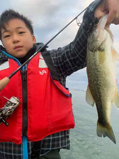 11月3日の琵琶湖ガイドはレジットデザインチャイルドサイドにGETNETジャスターフィッシュ3.5DSで数釣りの中に50アップ！