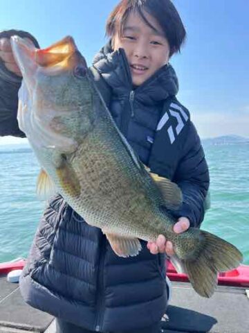 4月27日琵琶湖ガイドは【ロクマル】様降臨はGETNETジャスターフィッシュ4.5のボトストで！